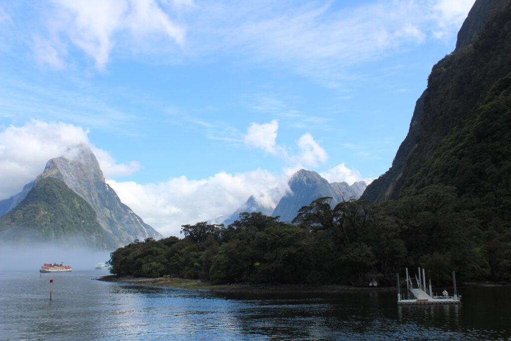 Milford Sound Walkway Lookout, new zealand